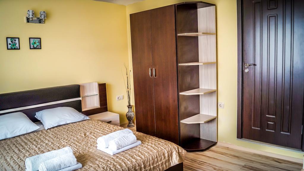 Guest House Meridi Priseltsi Buitenkant foto