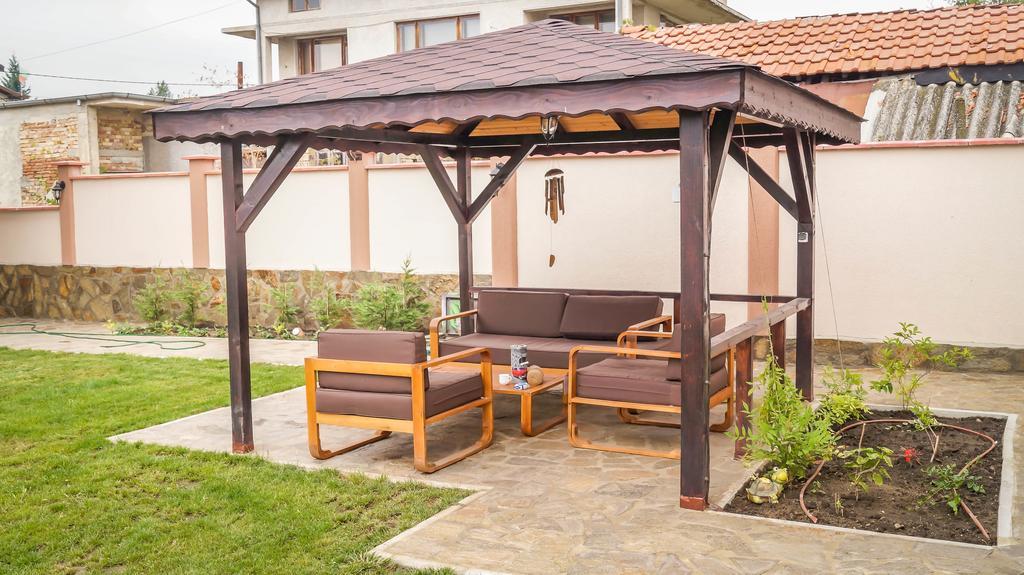 Guest House Meridi Priseltsi Buitenkant foto