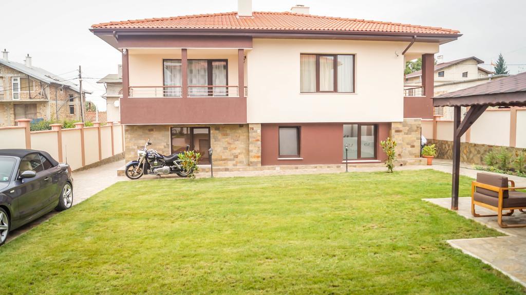 Guest House Meridi Priseltsi Buitenkant foto