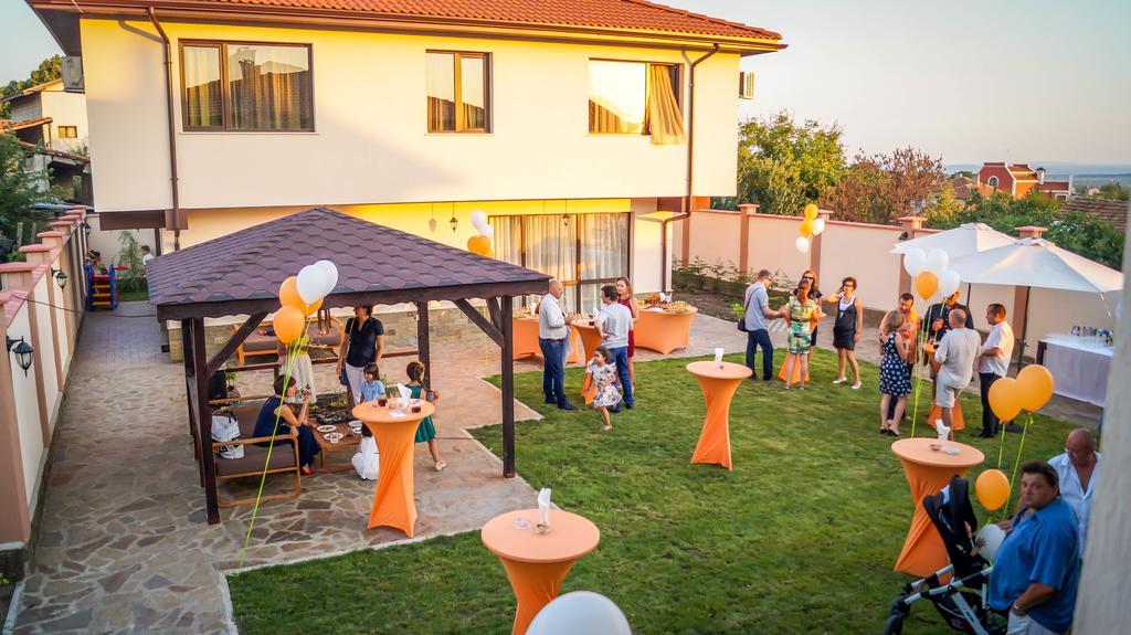 Guest House Meridi Priseltsi Buitenkant foto